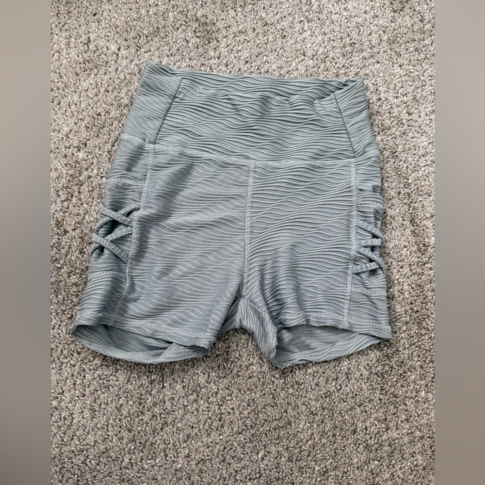 Women's High-Waisted Textured Shorts - Gray